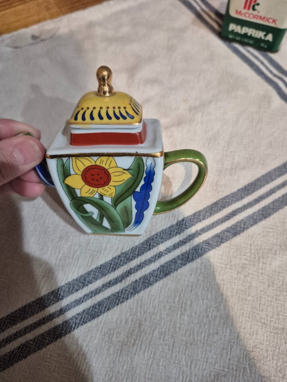 Vivian Chan small tea pot